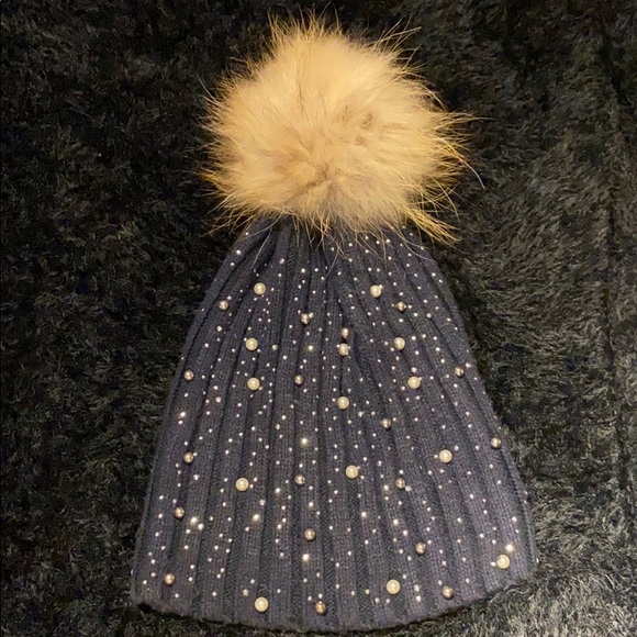 Hat - Picture 3 of 4